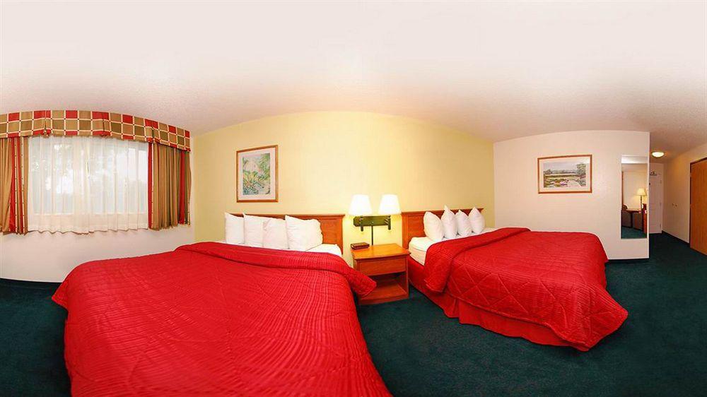 Quality Inn & Suites Medford Airport Ngoại thất bức ảnh