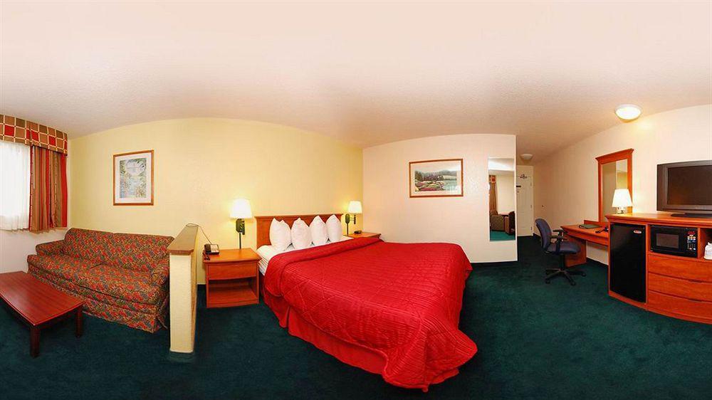 Quality Inn & Suites Medford Airport Ngoại thất bức ảnh
