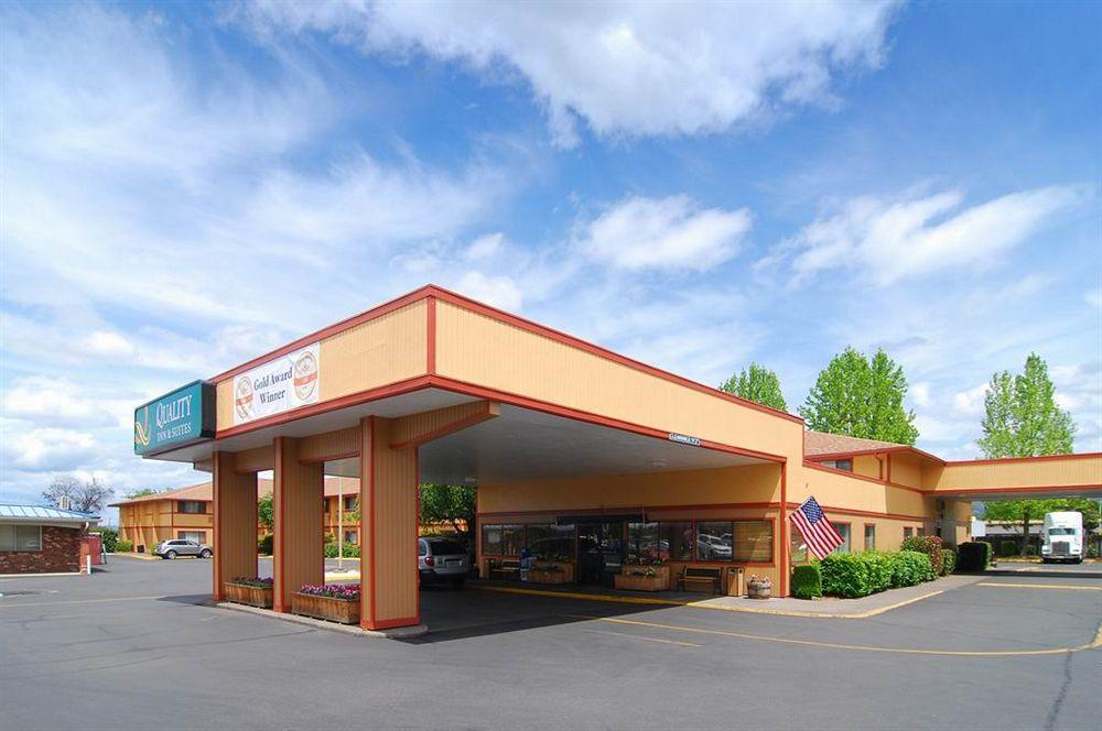 Quality Inn & Suites Medford Airport Ngoại thất bức ảnh