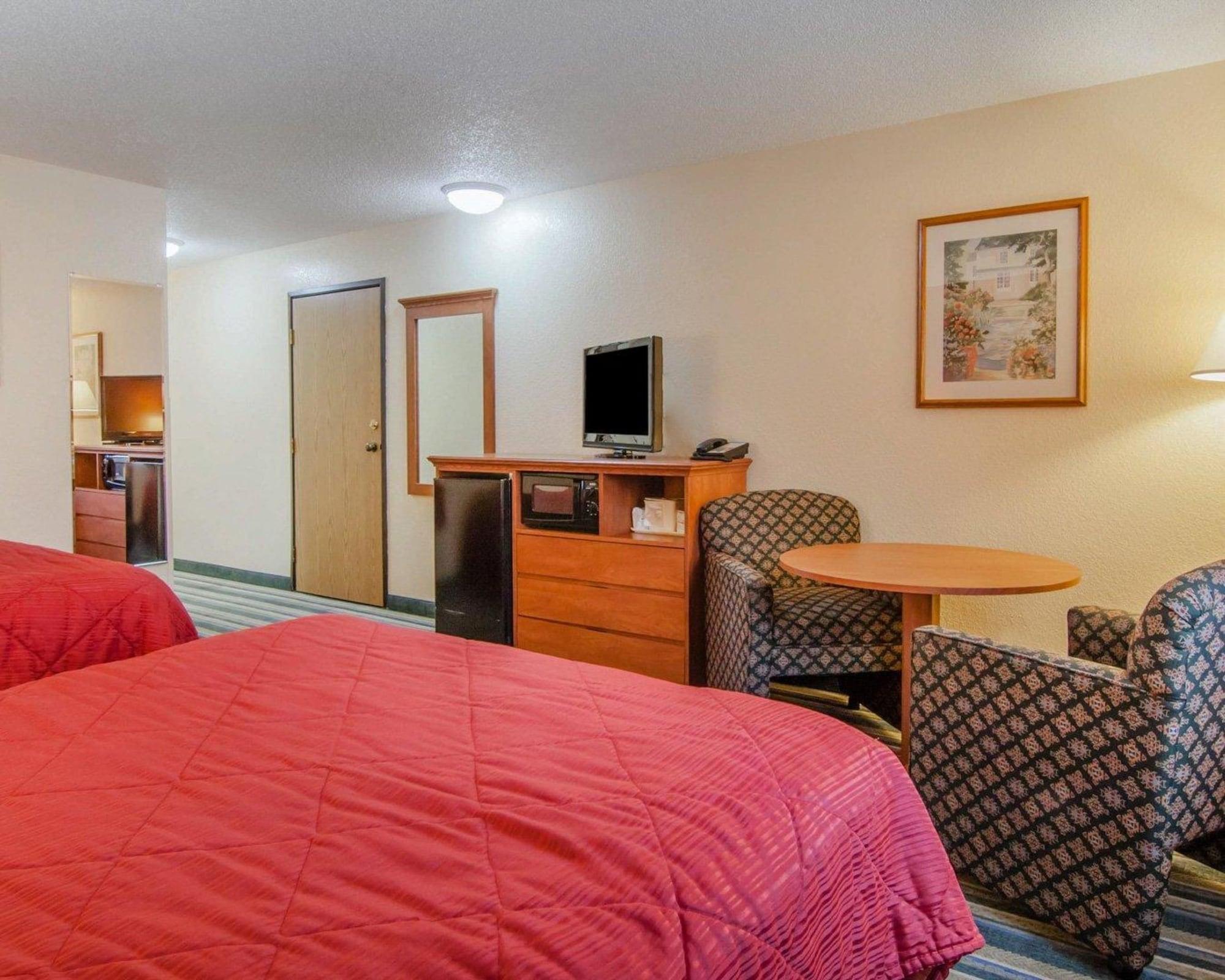 Quality Inn & Suites Medford Airport Ngoại thất bức ảnh