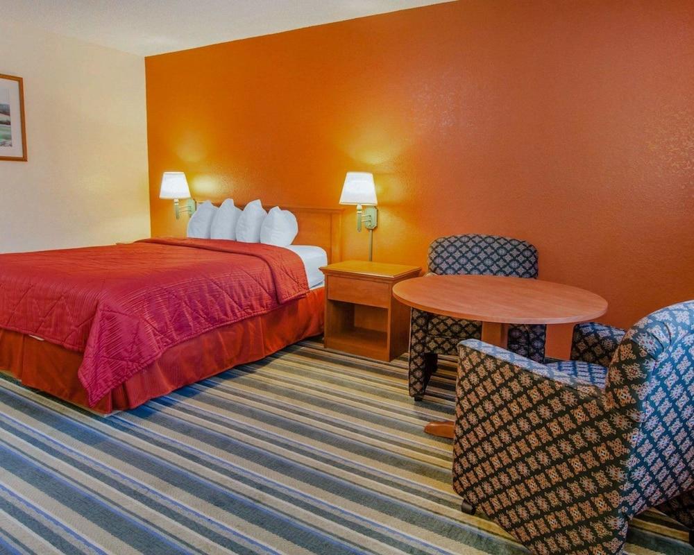 Quality Inn & Suites Medford Airport Ngoại thất bức ảnh