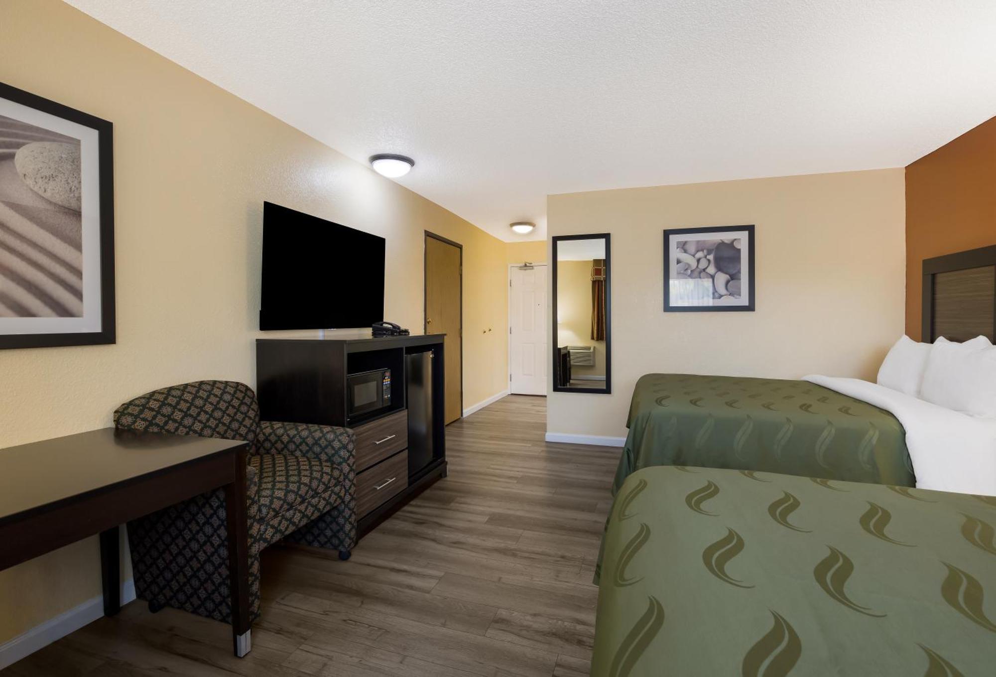 Quality Inn & Suites Medford Airport Ngoại thất bức ảnh
