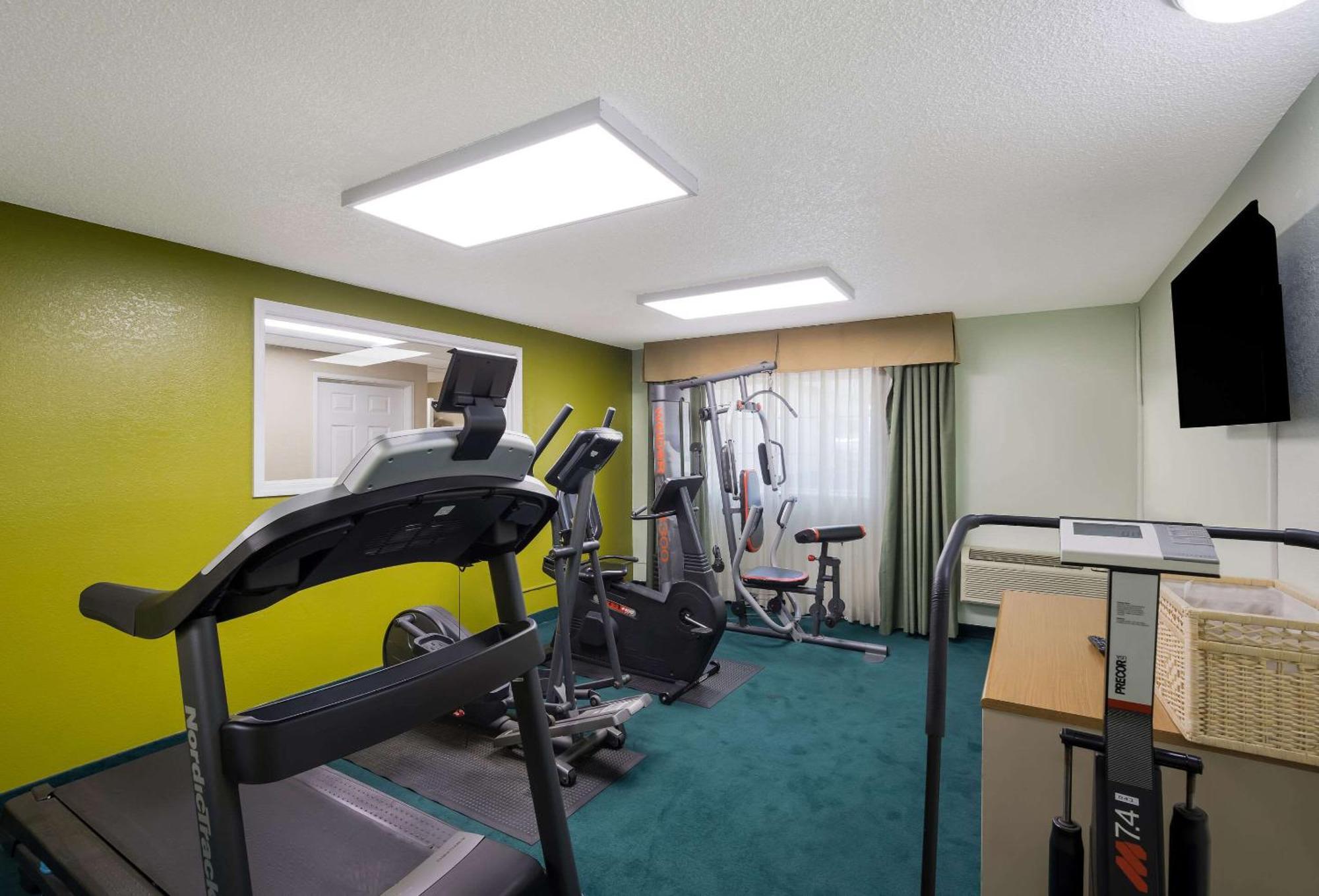 Quality Inn & Suites Medford Airport Ngoại thất bức ảnh
