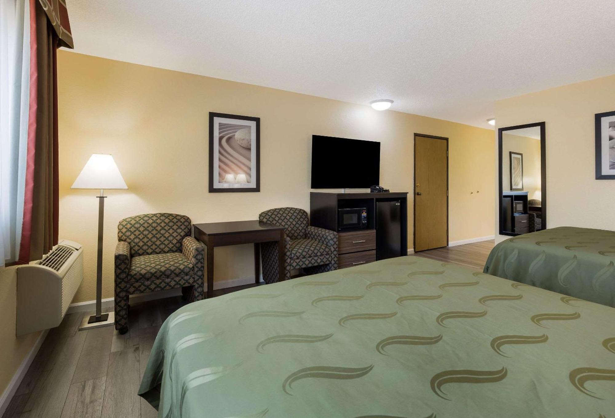 Quality Inn & Suites Medford Airport Ngoại thất bức ảnh