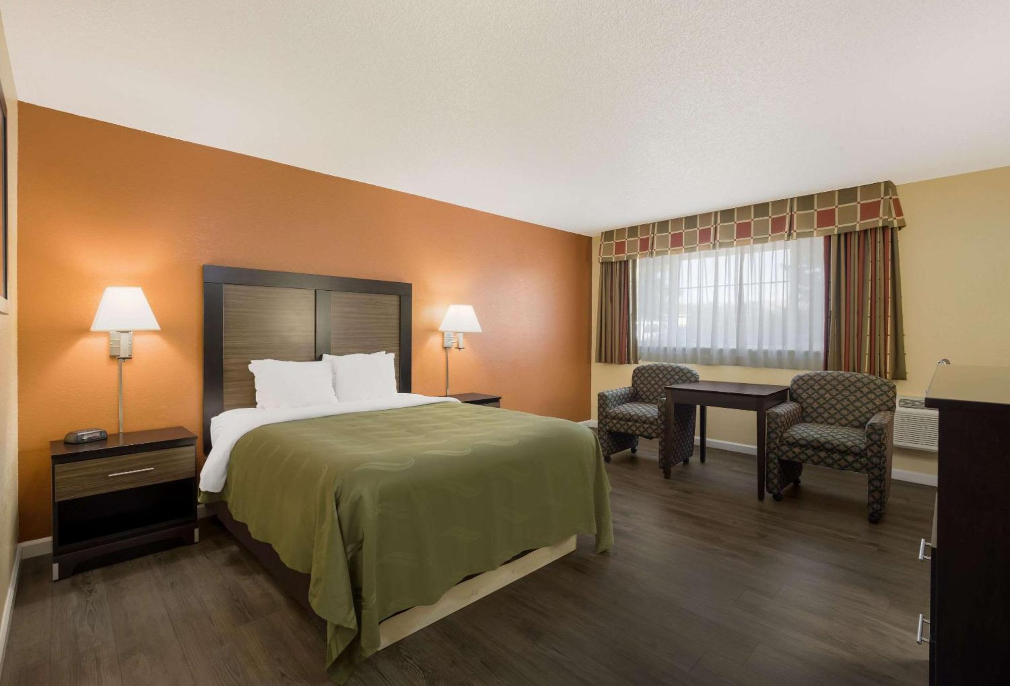 Quality Inn & Suites Medford Airport Ngoại thất bức ảnh