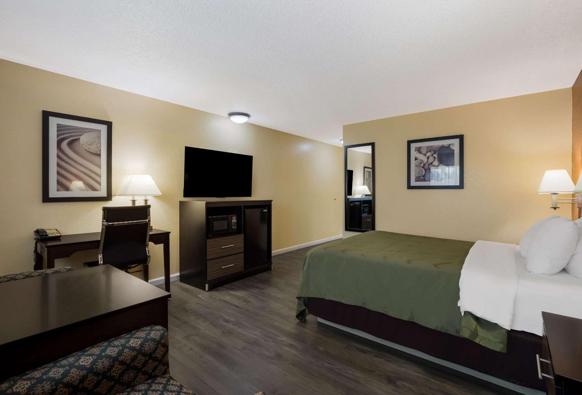 Quality Inn & Suites Medford Airport Ngoại thất bức ảnh