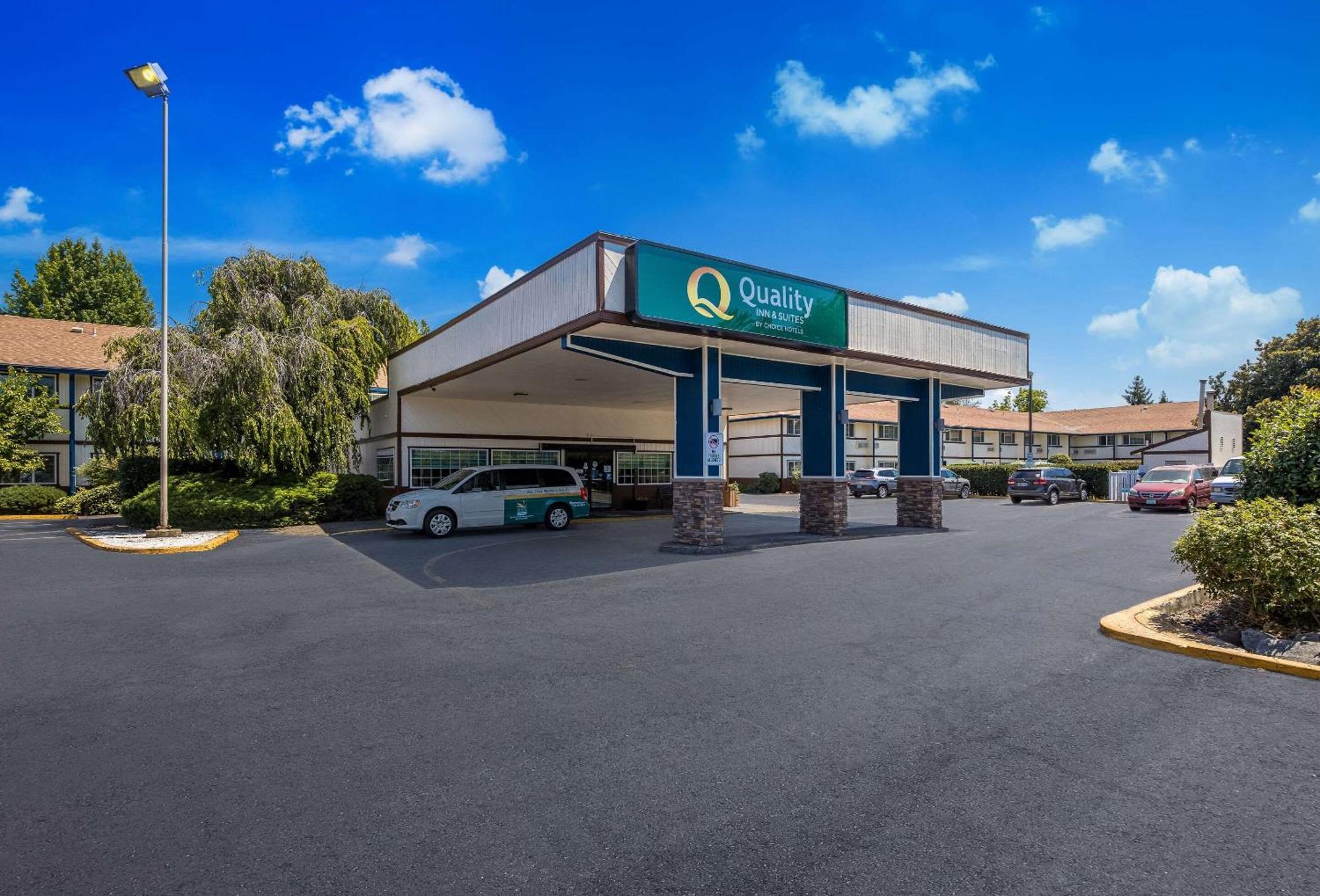 Quality Inn & Suites Medford Airport Ngoại thất bức ảnh