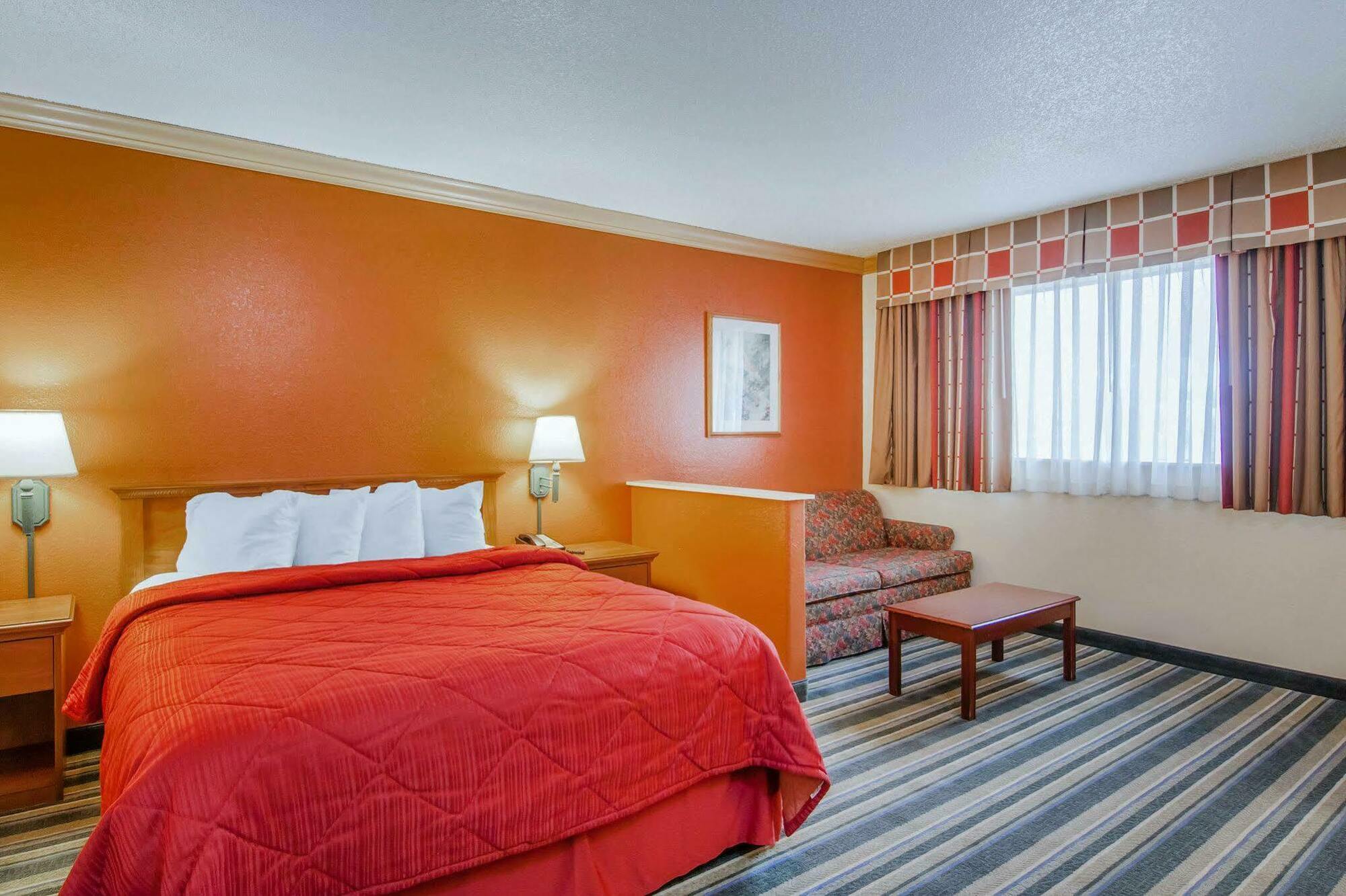 Quality Inn & Suites Medford Airport Ngoại thất bức ảnh