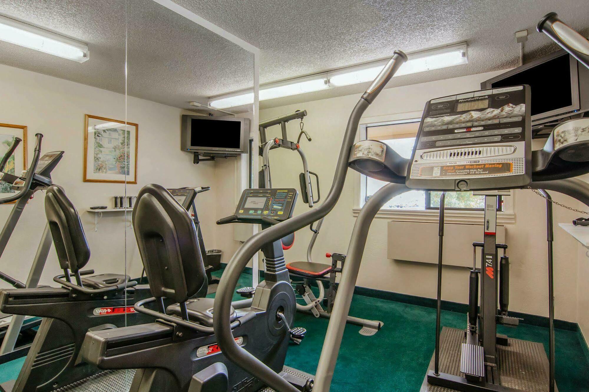 Quality Inn & Suites Medford Airport Ngoại thất bức ảnh