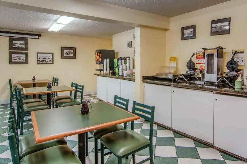 Quality Inn & Suites Medford Airport Ngoại thất bức ảnh